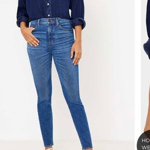 LOFT Curvy Skinny Crop Jean